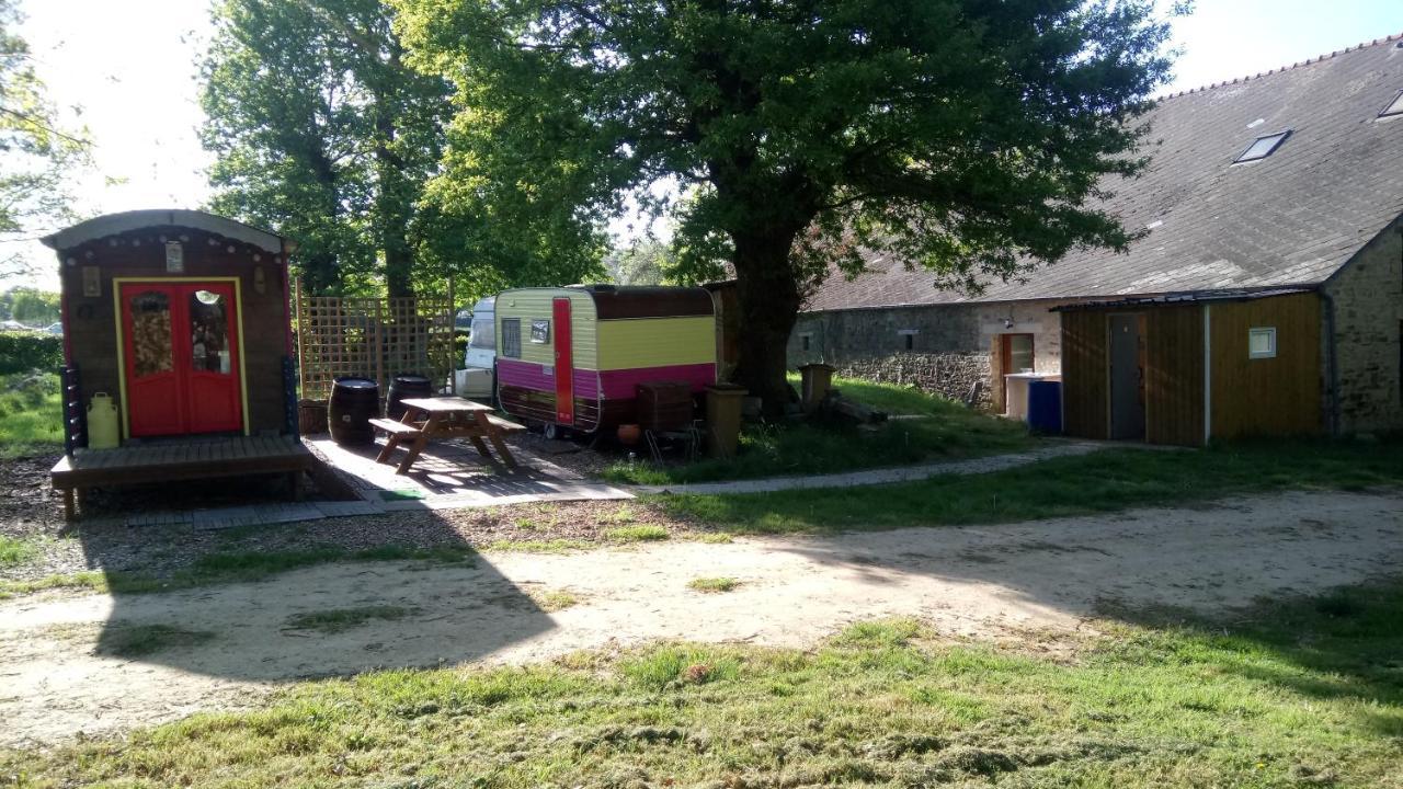 La Roulotte Chainoux Bains-sur-Oust エクステリア 写真