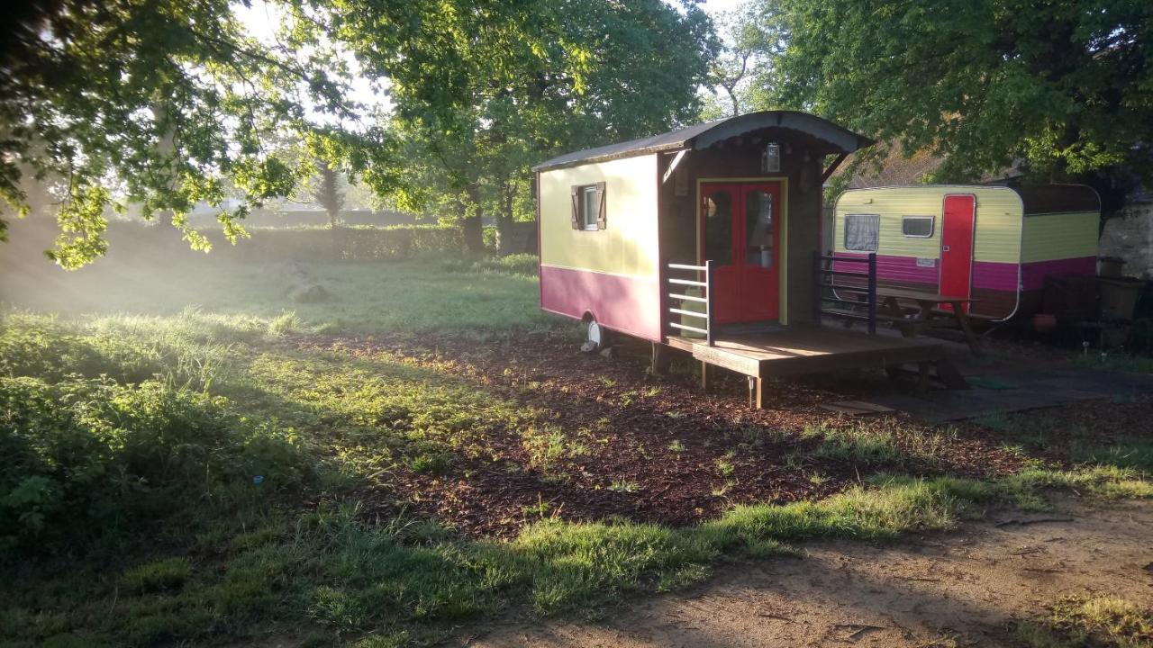 La Roulotte Chainoux Bains-sur-Oust エクステリア 写真