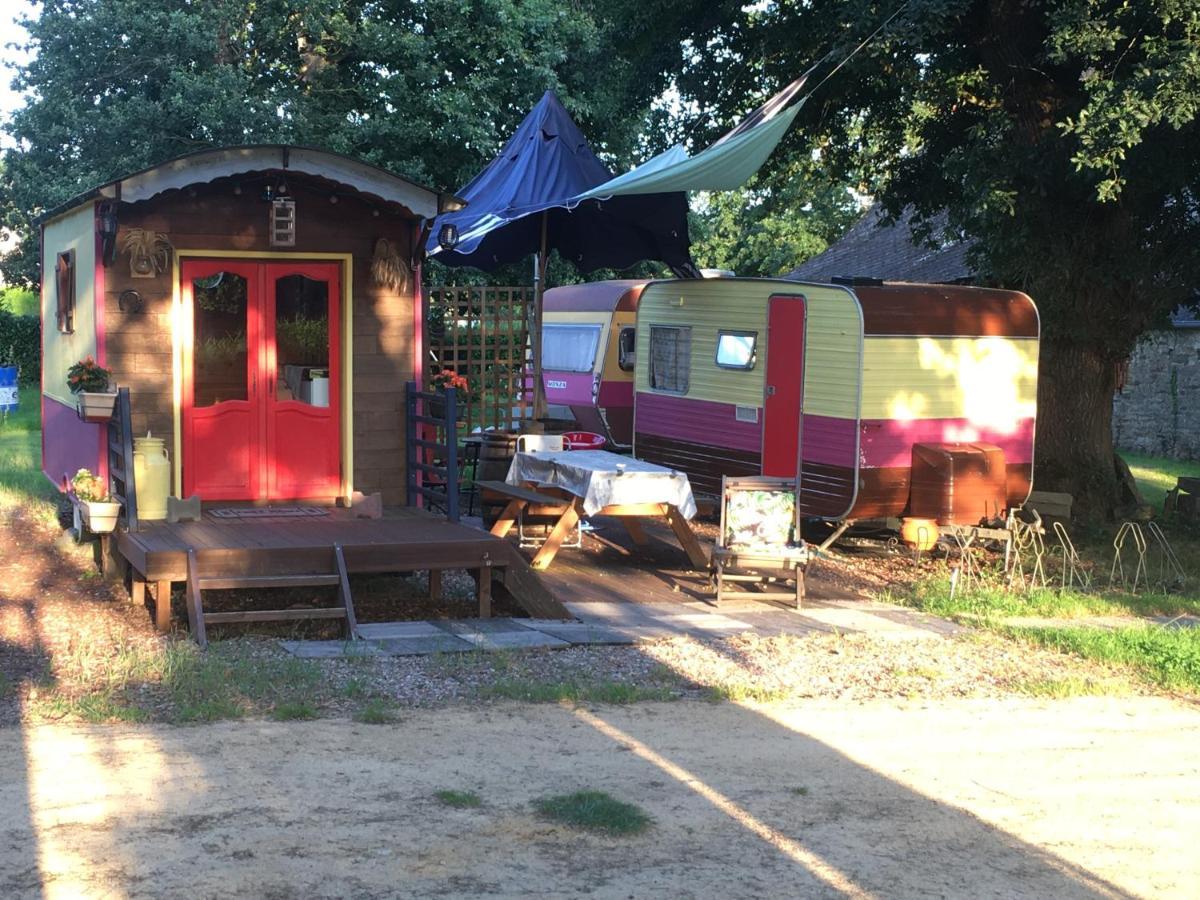 La Roulotte Chainoux Bains-sur-Oust エクステリア 写真